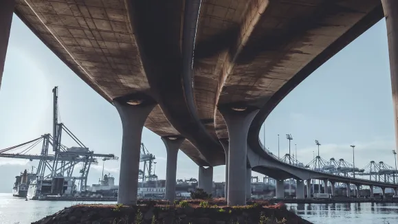 Radar de Mercado: rodovias paulistas e túnel Santos-Guarujá movimentam leilões